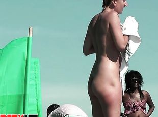 Orang telanjang, Di tempat terbuka, Kamera, Pantai